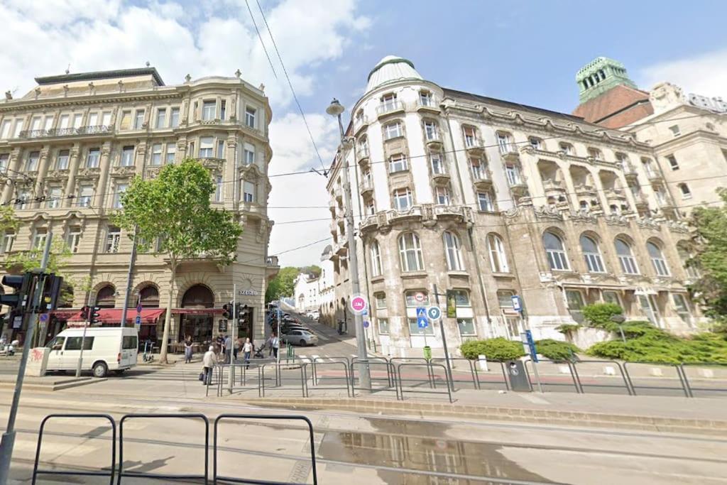 Cozy In The Heart Of Buda Apartamento